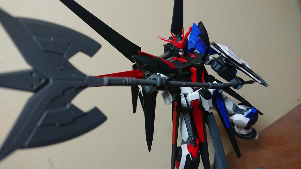 そしてメインの武器は、槍です！！！斬り裂いて薙ぎ倒すイメージ…(元はバリスティックザクから)