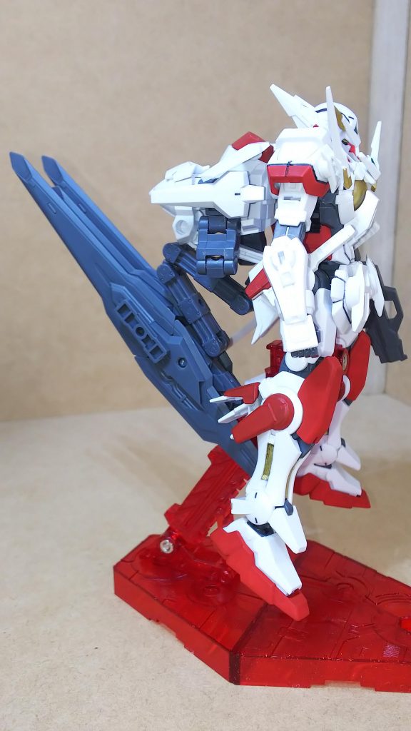 追加装備その２
  
  テールユニットを作ろうと思ったんですが、いいアイデアが浮かばずバインダーガンを組み換えただけです