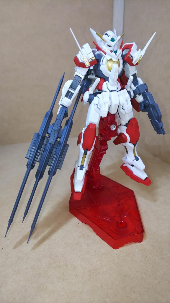 外して手に持てます、近接用ソードモード