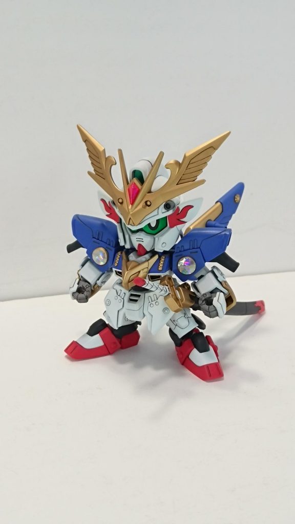 短い二の腕を延長。
脚部も延長し取り付け位置を変更、開脚幅を広げました。