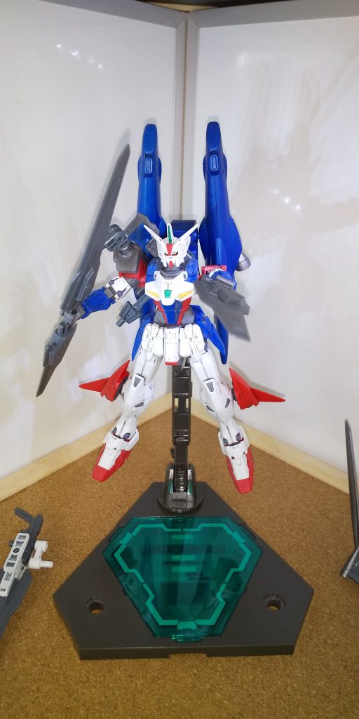 武装紹介
右肩の各パーツは、ビットとしての使用の他、背中バックパックに接続している持ち手パーツを使用して近接用の武装にもなるイメージ