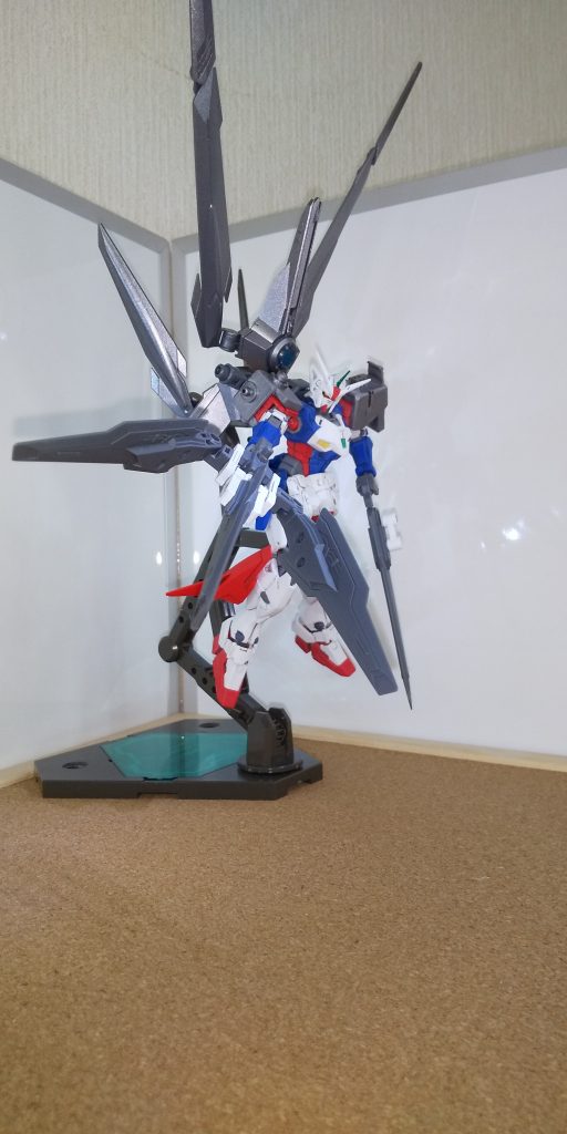 複数のソードビットを使用して拡散射撃も出来る設計イメージ
漫画G-UNITのポリュクスの武器を参考にしてます