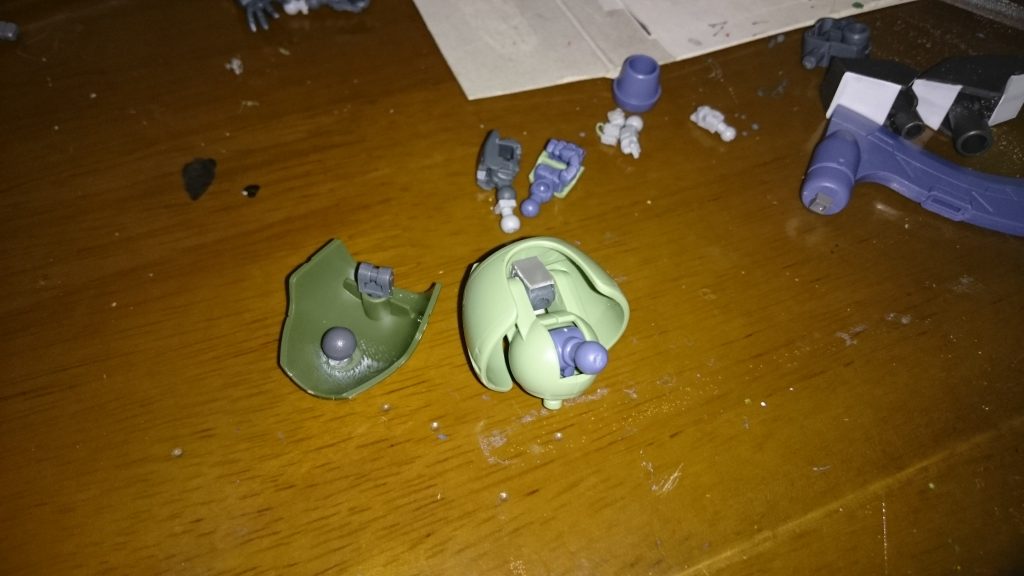 サイドスカート内にグレネードっぽいものを