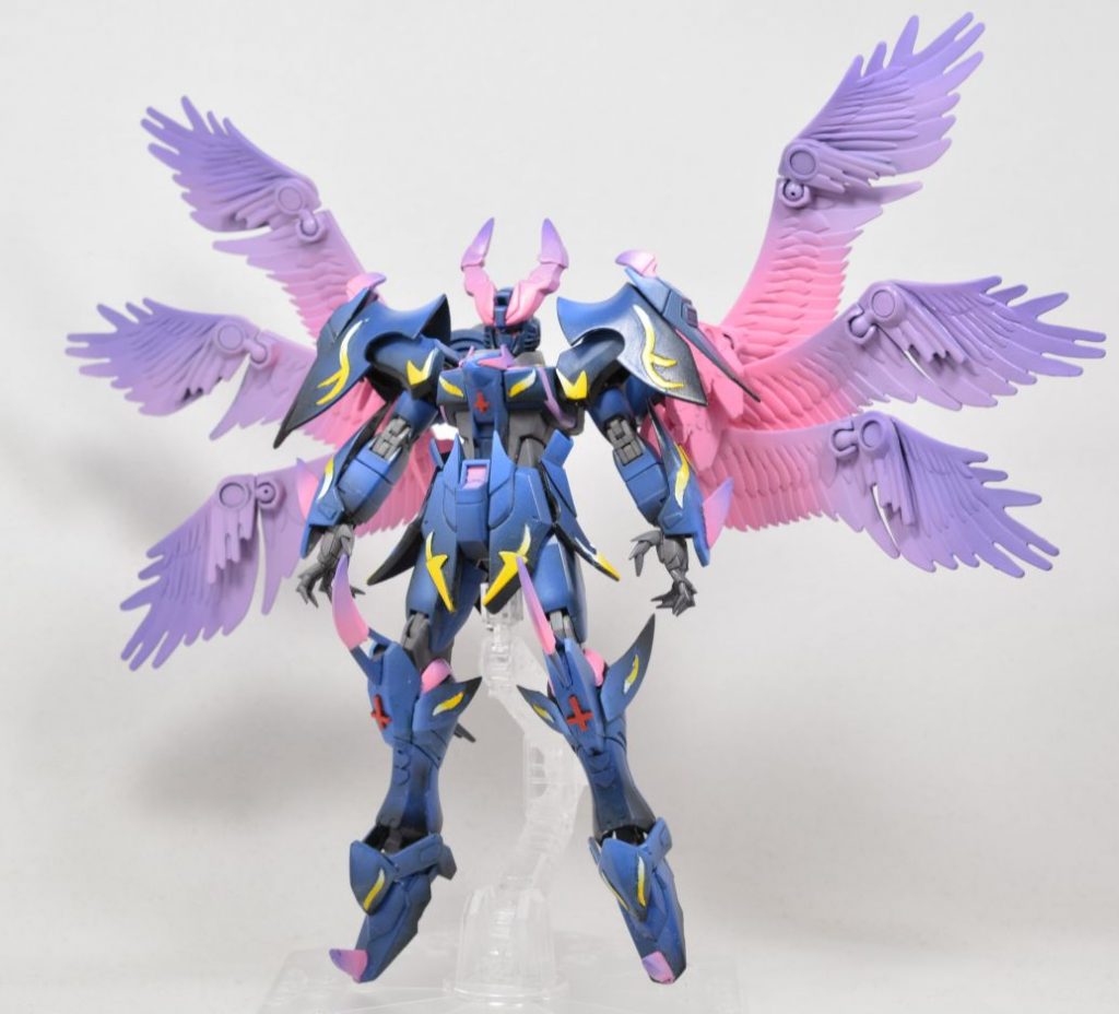 全身です。今回はグラデーション塗装の練習を兼ねているので、色々な部分にグラデーションをかけています。