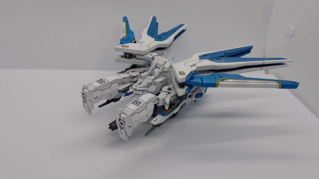 フリーダムアーマー
アーマー状態。
翼を広げ、HighM.A.T.状態にすることで高機動モードになる。
射撃でのサポートが充実しており、この状態でもドラグーンによるオールレンジ攻撃等が可能なGA。
