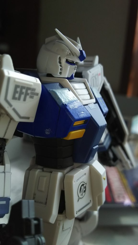 上半身の部分塗装としっかりマーキングシール貼りをして集中力を養う事に当てがいて候。