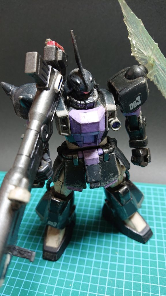 スパイクアーマーはシールドから移植し新造、シールドはビーム化(旧HGデスティニー用加工)、非展開用のパーツも作ったものの行方不明。
頭部のブレードアンテナ、試製スクリーミングニンパスは新規作成。