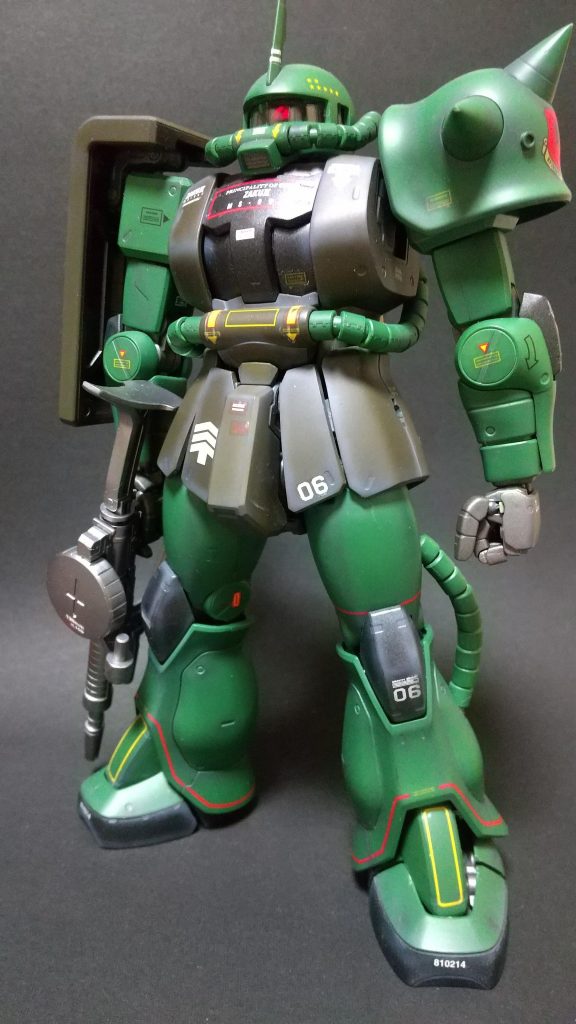 大河原っぽくモノアイは赤に！
左肩のデカールは個性が欲しかったのでWAVE？の汎用デカール