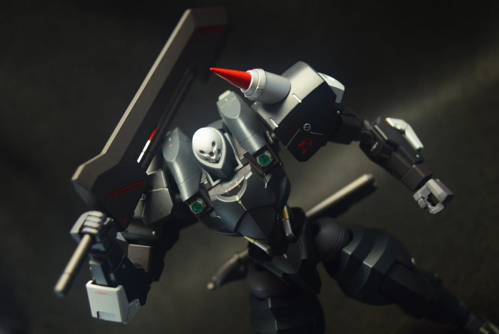 ご覧頂きありがとうございました。カラーは余り物の処理を兼ねたので、若干イメージとは違ってしまいましたが、シルエットはイメージ通りの物ができました。ですが写真を撮るのってホント難しいですね。現物と違う感じでの写真写りになると、少し残念に感じてしまいます。これからその辺もちゃんとしていきたいですね。