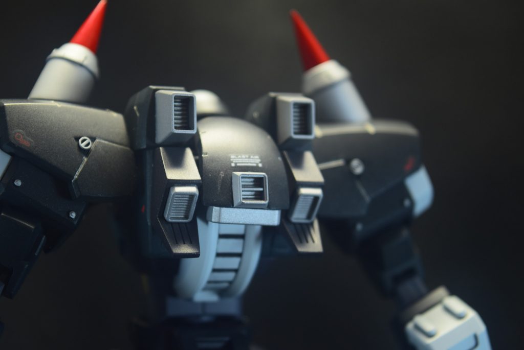 新規の複合スラスター。突進力も殺さないようにしています。