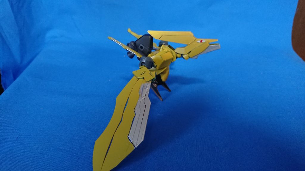アバレプテラ
目に関しては本家再現しようとして挫折。ベースは確かビルドダイバーズのバイク