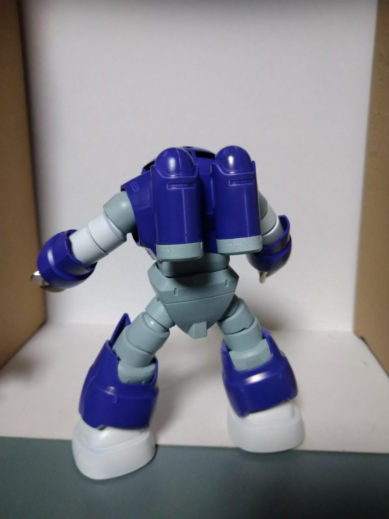 バック。グレーが目立ちますね