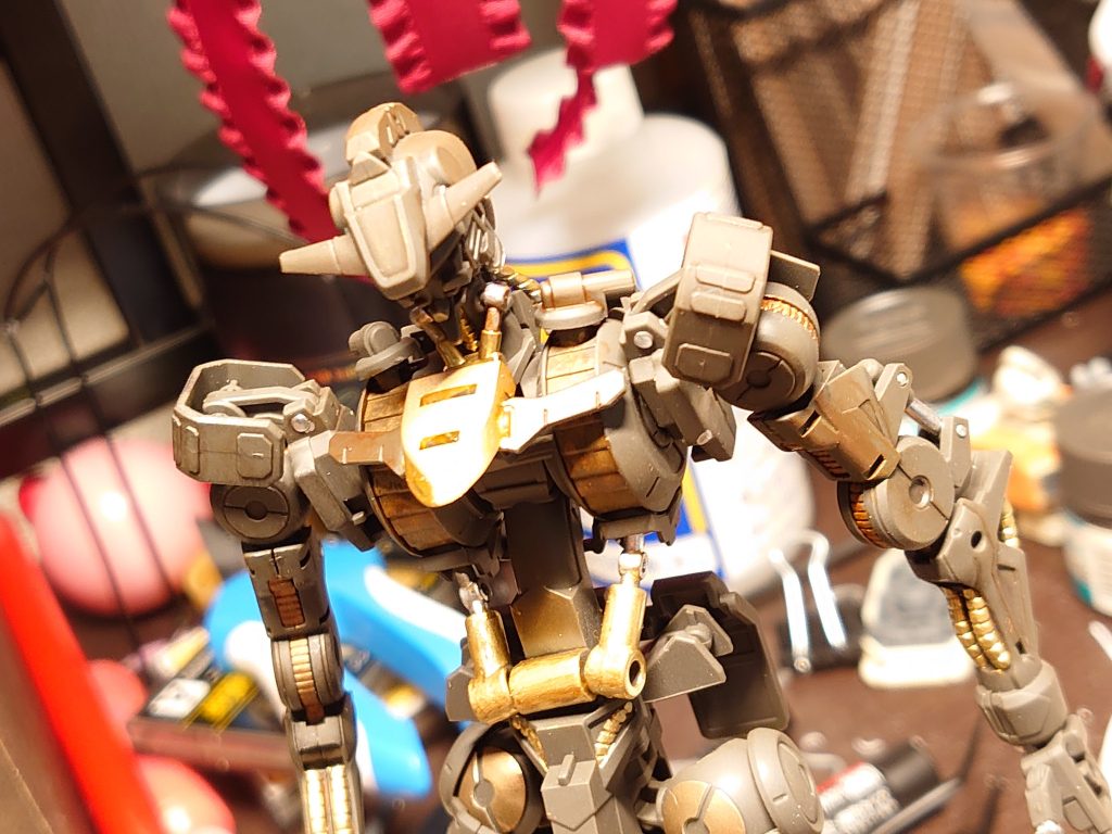 このキットはフレームから作るのでとってもこだわりました♪
ですが…ほぼ隠れてしまいました…w