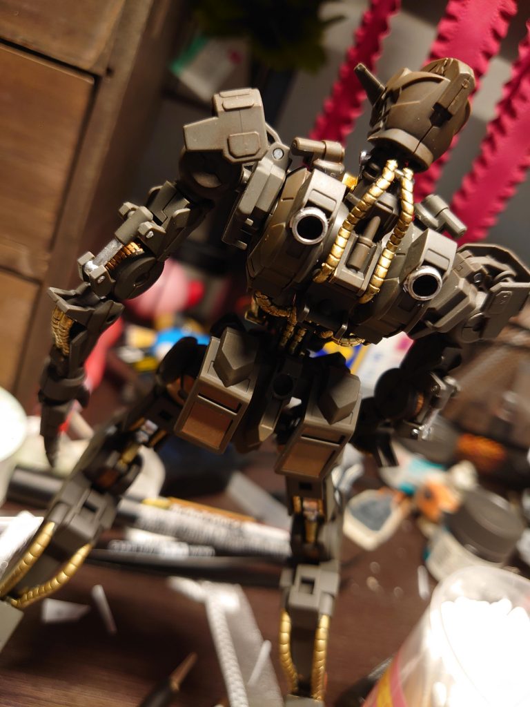 後ろ姿も最高です…シルバー、ゴールド、ブロンズの3色で仕上げました♪