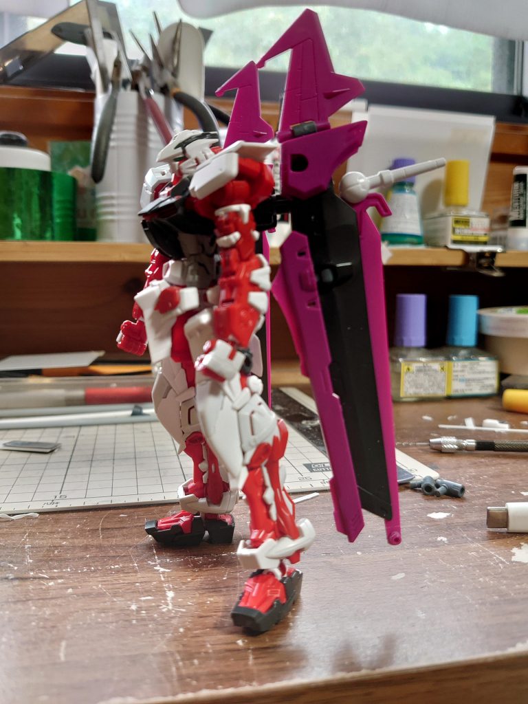 初期案その1
RGアストレイとミキシング。
制作途中でABSがボッキボキのバッキバキになったので断念。