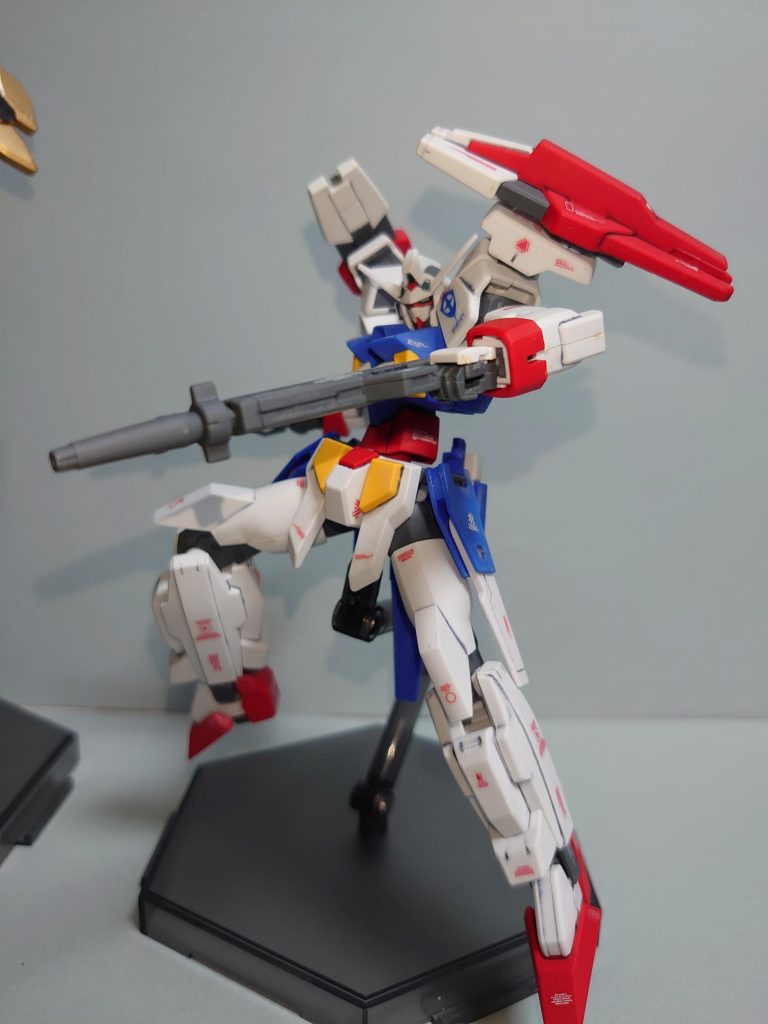 今回、クロノスに合わせてガンダムＡＧＥ-２ダブルバレットも新調しました。
胴体は以前の[FASTパック](https://gumpla.jp/hg/417799)からの流用ですが、ダブルバレットウェアはモールド追加とデカールで情報量を増やしています。

何故、このタイミングでダブルバレットを作ったのかというと、それはもちろん・・