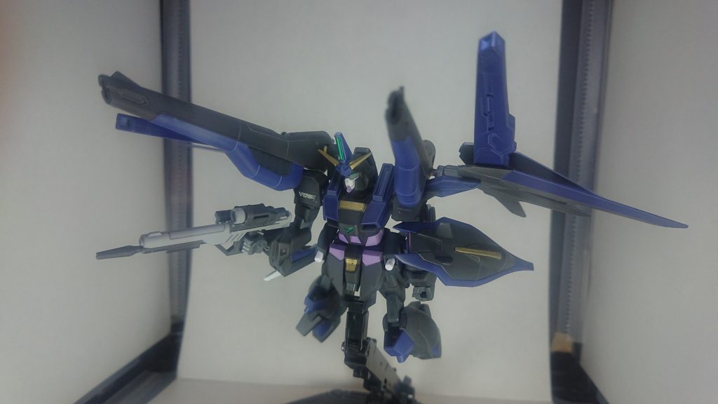 使用キットはHGセイバーガンダムとHGジャスティスガンダム、HGイージスガンダム、HGフリーダムガンダムです。