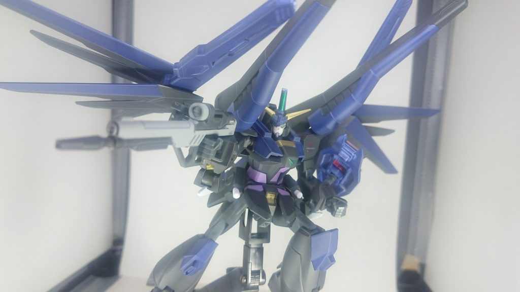 破損していたウィング部は丁度ミキシングに使って余ってたフリーダムから拝借しました。