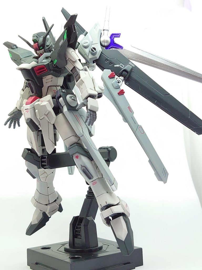 ノワールストライカー展開。
より一層ストフリっぽく。
舞降りる剣 でしたっけ(笑)