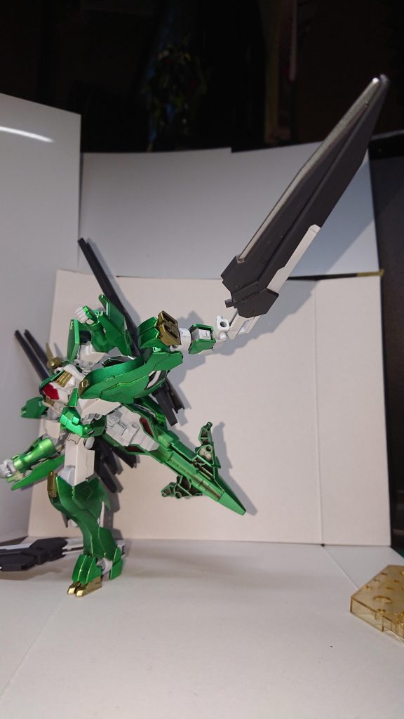 足のブレイドはスネに付ける予定でしたがヤッパり踵に‼️