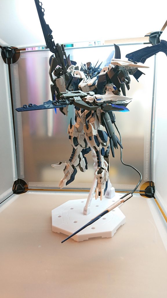 テイルブレードと双銃剣を駆使して敵を仕留める!