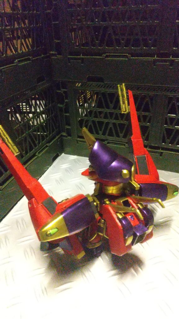 決して実力が無いというワケではないが上位三人がずば抜けた実力とカリスマ性を持ち合わせていてどうしても卑屈になってしまい出来る部下に全て任せてしまう。