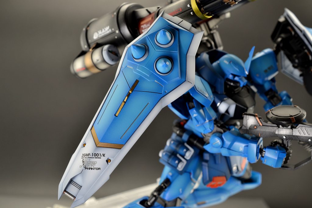 シールドです（デカールお気に入りです）