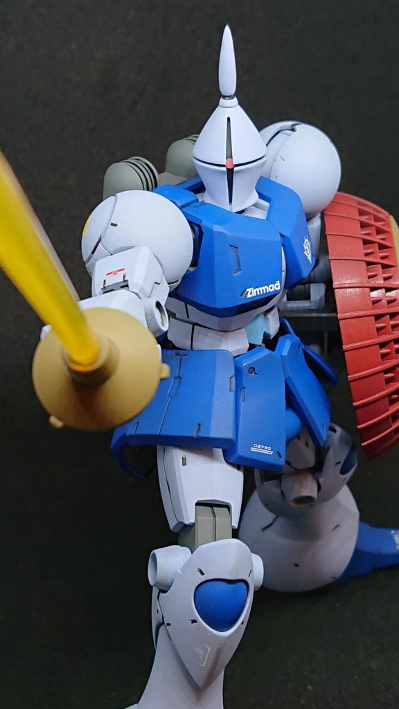 今回モノアイは付属のシール小を使いました。