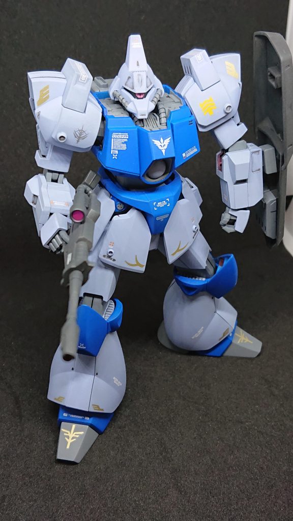 ガルバルはギャンとゲルググのハイブリッド後継機体とのことなのでギャンカラーの機体があっても良いのでは❗