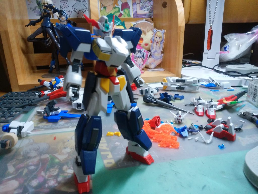 初期の頃はこんな感じで毎度同じのAGE2をベースにAGE1フルグランサとミキシング。さらにAGE2みを無くすためにバルバトス第6形態の胸部アーマーを使用。