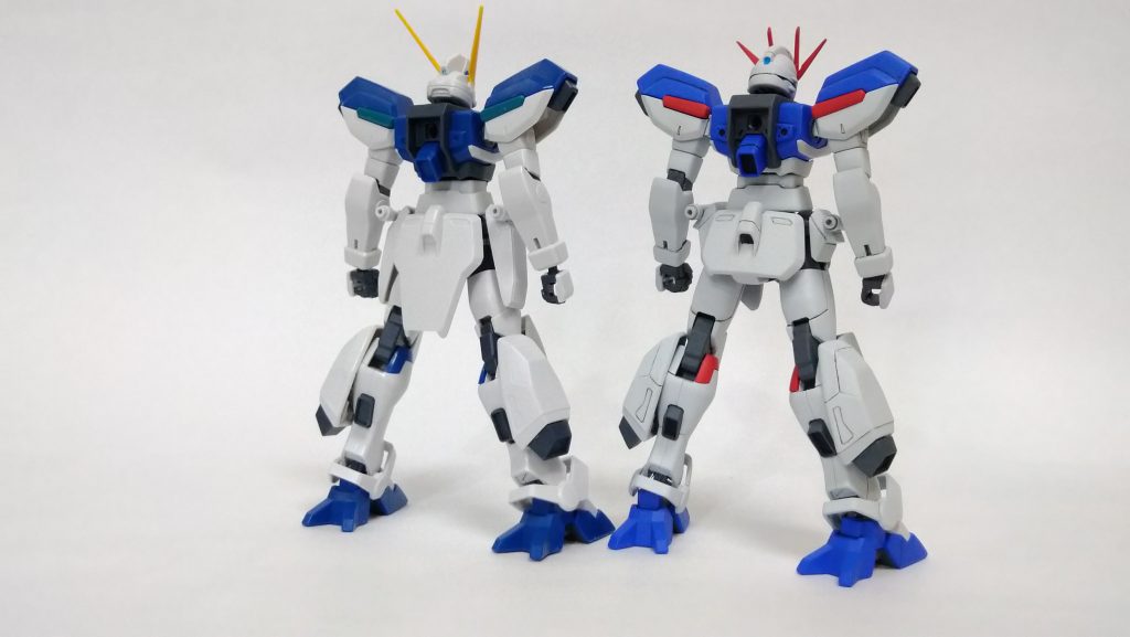 ウィンダムと比較。そういえば、ウィンダムってキラが乗る新機体の没案という噂を聞いたことがある。