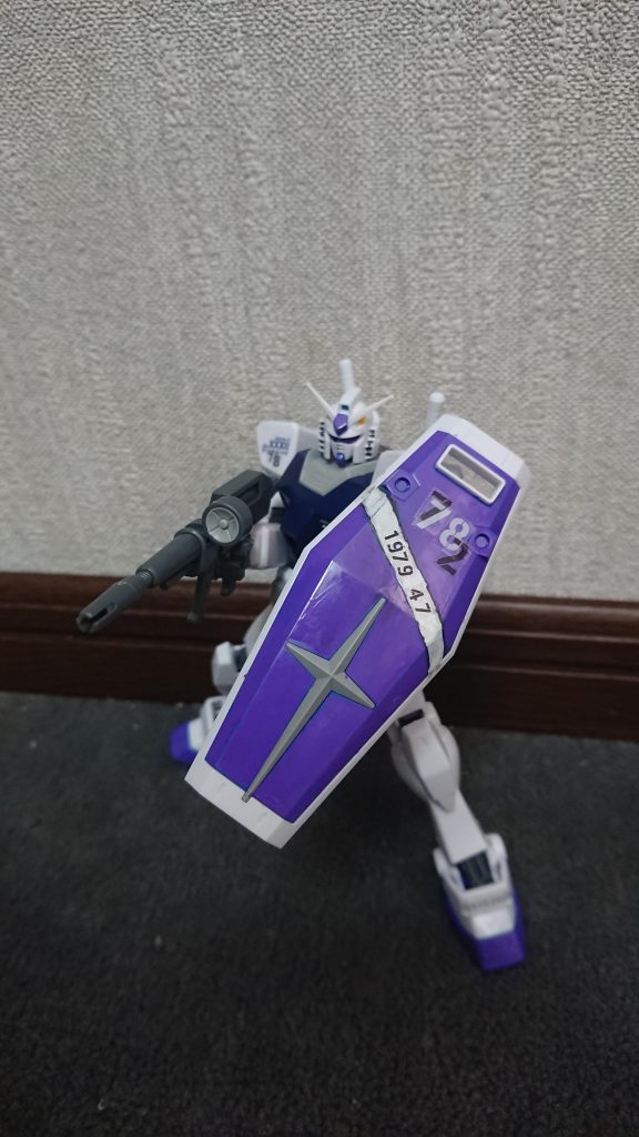 付属のシールも使用。スタンドは個体差なのかゆるゆる。ビームサーベルのエフェクト欲しかったな。