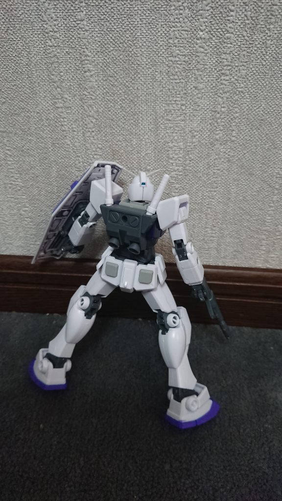 後ろはほぼそのまんま。足の色を塗装した以外あまり弄っていません。