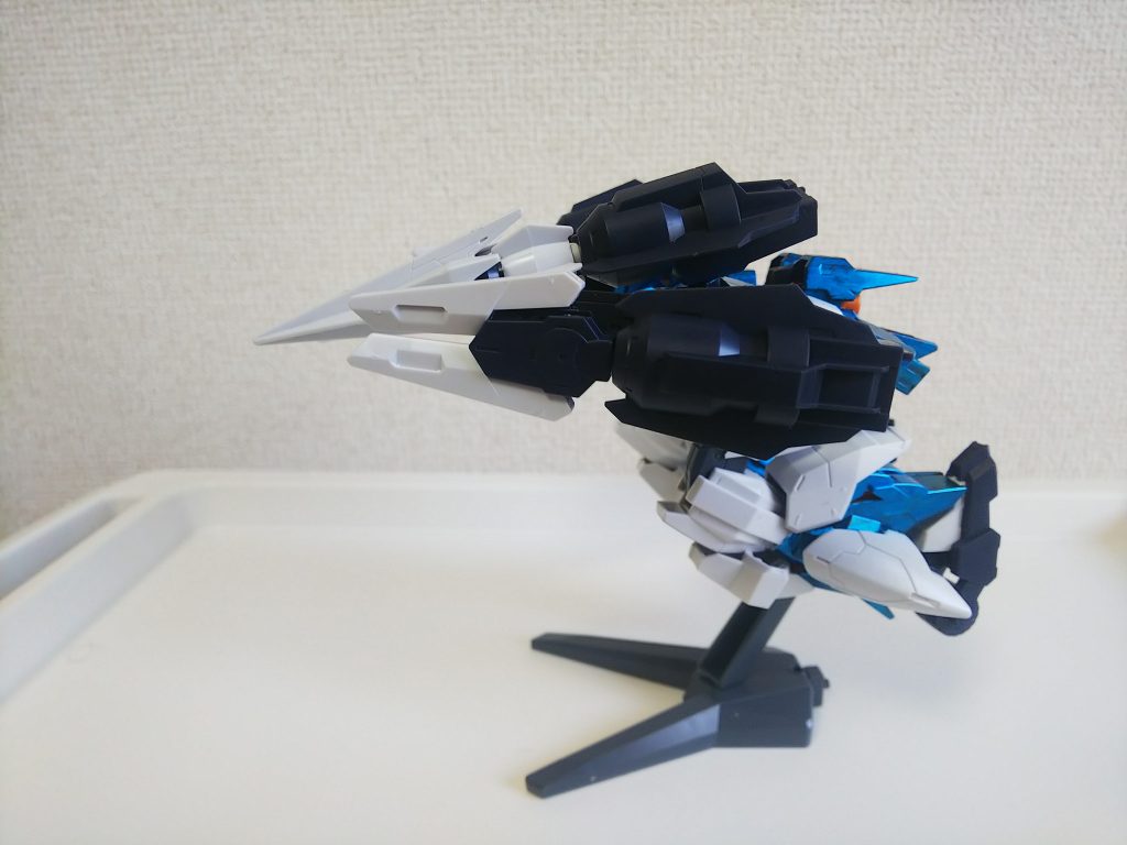 ストライダー形態
脚部の大型化に伴いメタスのような形態に変更されています。
機首はアタッチメントに依存するため何もないと団子のような不格好になります。