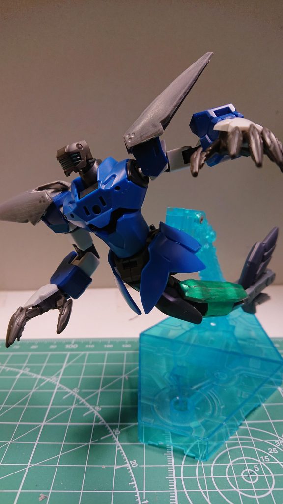 最初期の様子です。
肩アーマーの違和感が凄いです