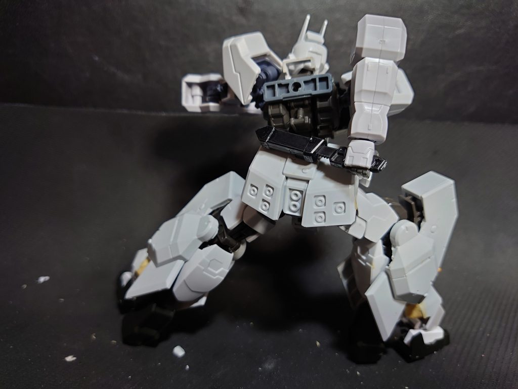 ナイフホルダーは腰に