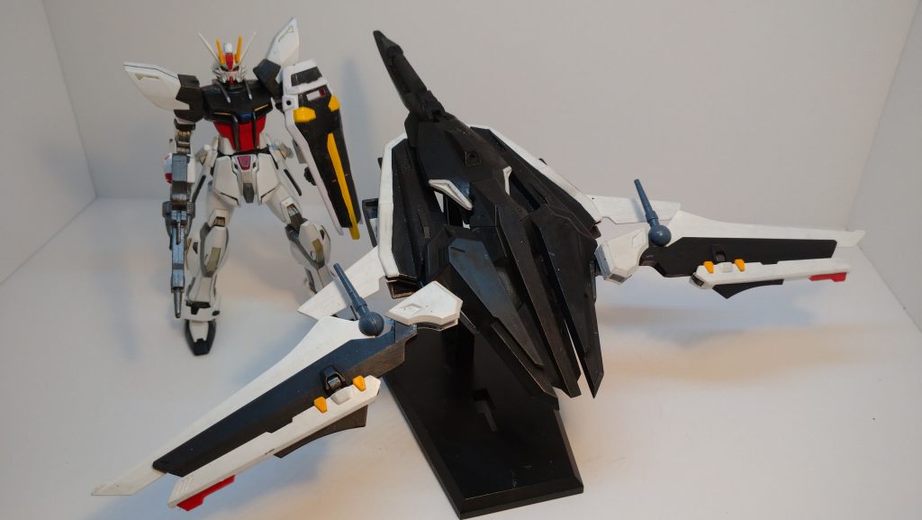 分離して機首部にシールドを合わせるとこのような感じになります。