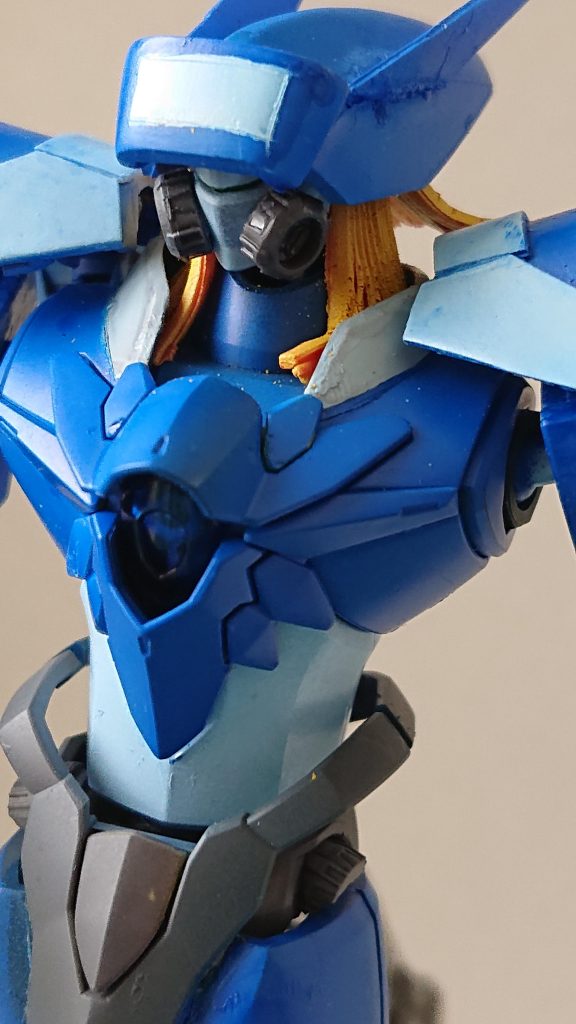 バストアップで。
ヴェイガン顔も残ってます。
胴体のビームバスターですが、少し機体の原型も留めたかったので装備しています。(時間が無かったとは言えない…)