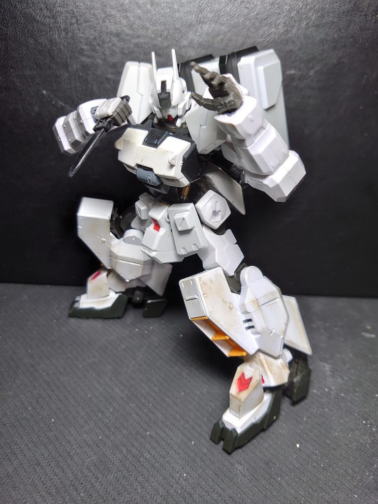 近接はナイフと組み手
阿頼耶識を組み込めば本機の長所を活かせるかも