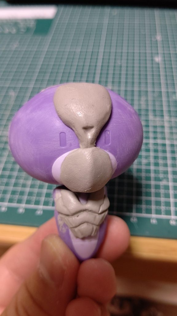 顔面からパテ盛り