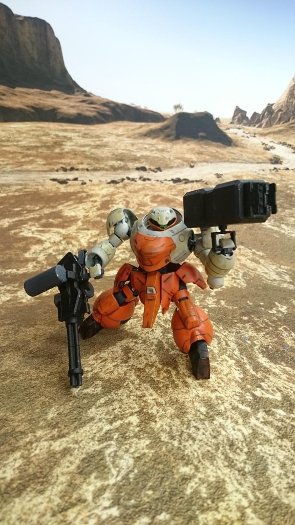 モックアーミーより
ハンマーにミサイルハッチ張り付け手持ち式ミサイルランチャーに改造
同じく刑部デザインだけあって似合います