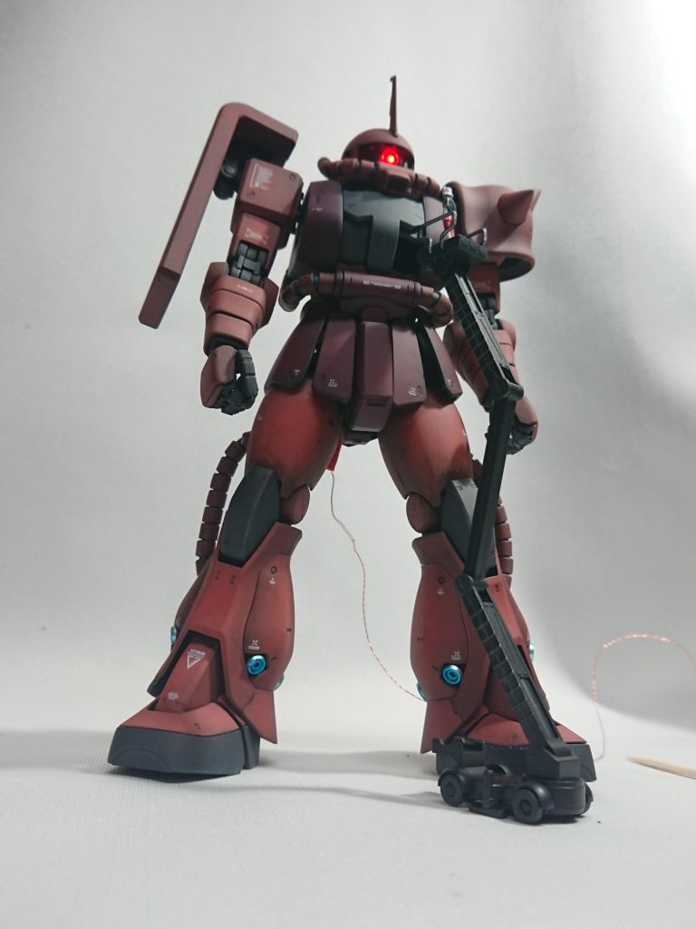 シャア専用ザク@実写特撮風味–5枚目/制作者：つしま