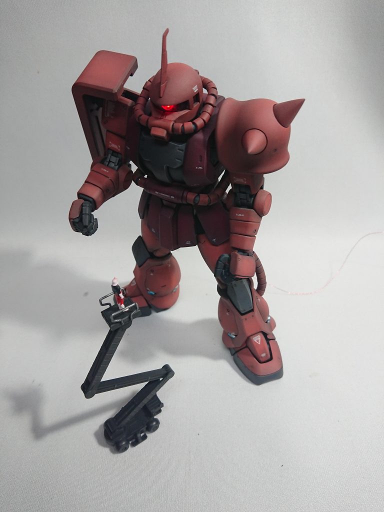 シャア専用ザク@実写特撮風味–3枚目/制作者：つしま