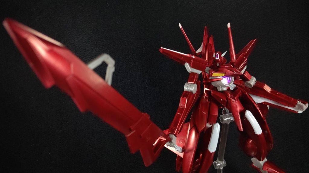 ## 『さぁ！始めようじゃねェか！ガンダム同士による、とんでもねェ戦争ってヤツをよォ！！』

*・・・ライフルの持ち手がついたままなのは目をつぶってください！！*