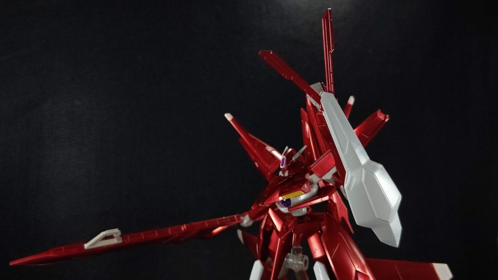 GNシールド展開、GNフィールド形成
ここビームシールドになるんですね、知りませんでした！
つーことはアリオスと同じような運用ができるのかな？