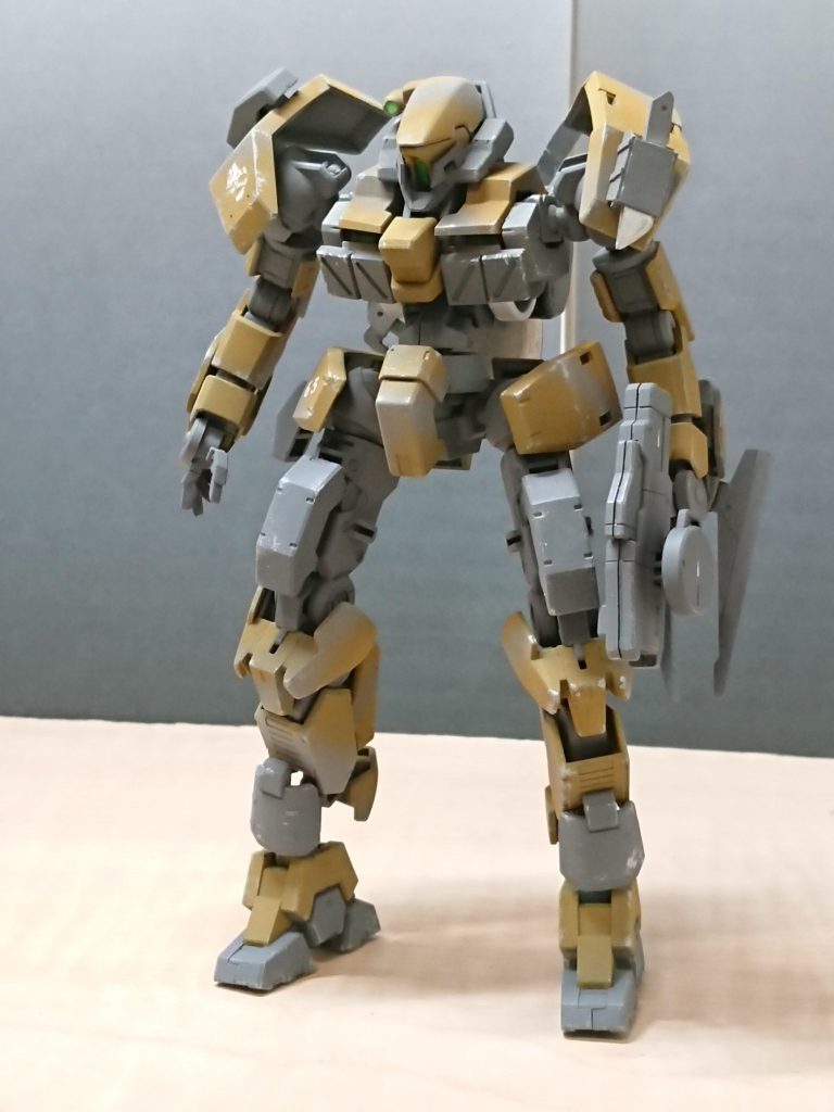 ギャラルホルン特務部隊に配備されているレギンレイズのカスタム機。単機でゲリラ戦・強襲・乱戦・アンブッシュ・狙撃・長期戦など局地で起こりうるあらゆる戦闘に対応可能な少数精鋭部隊用のカスタム機