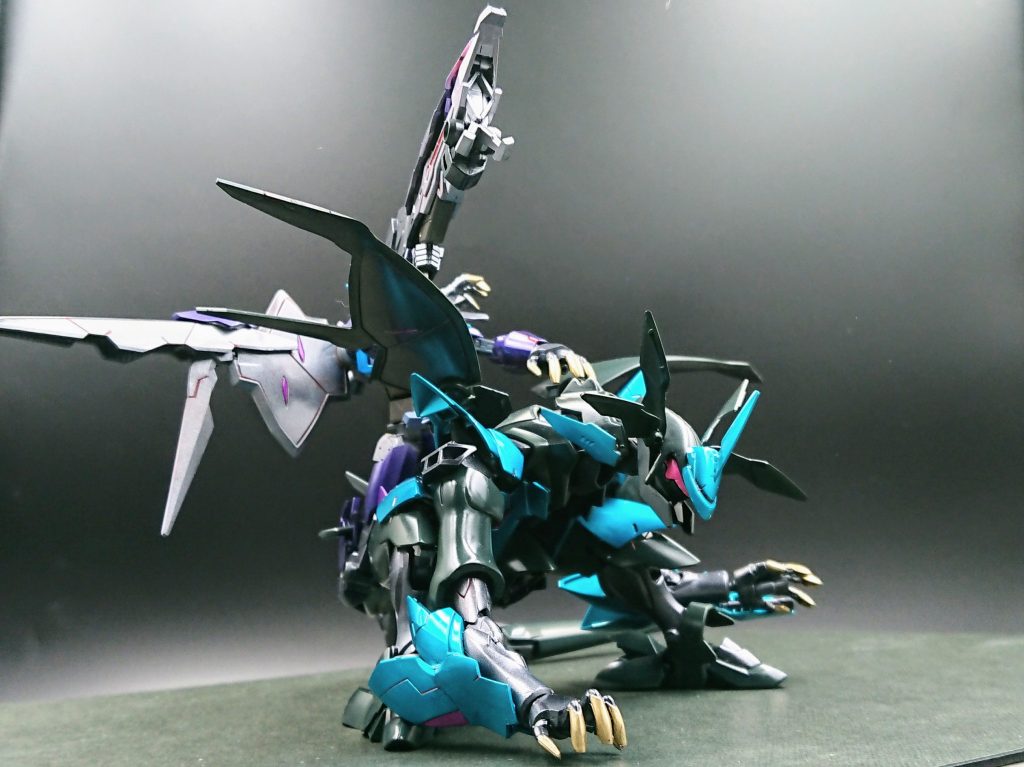 前傾姿勢になるように関節は弄っています。