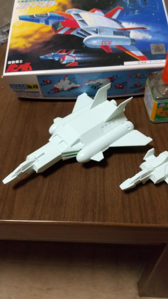 飾る時のお供にコアブースター達を作ったり。滑走路っぽい台を作ったり。