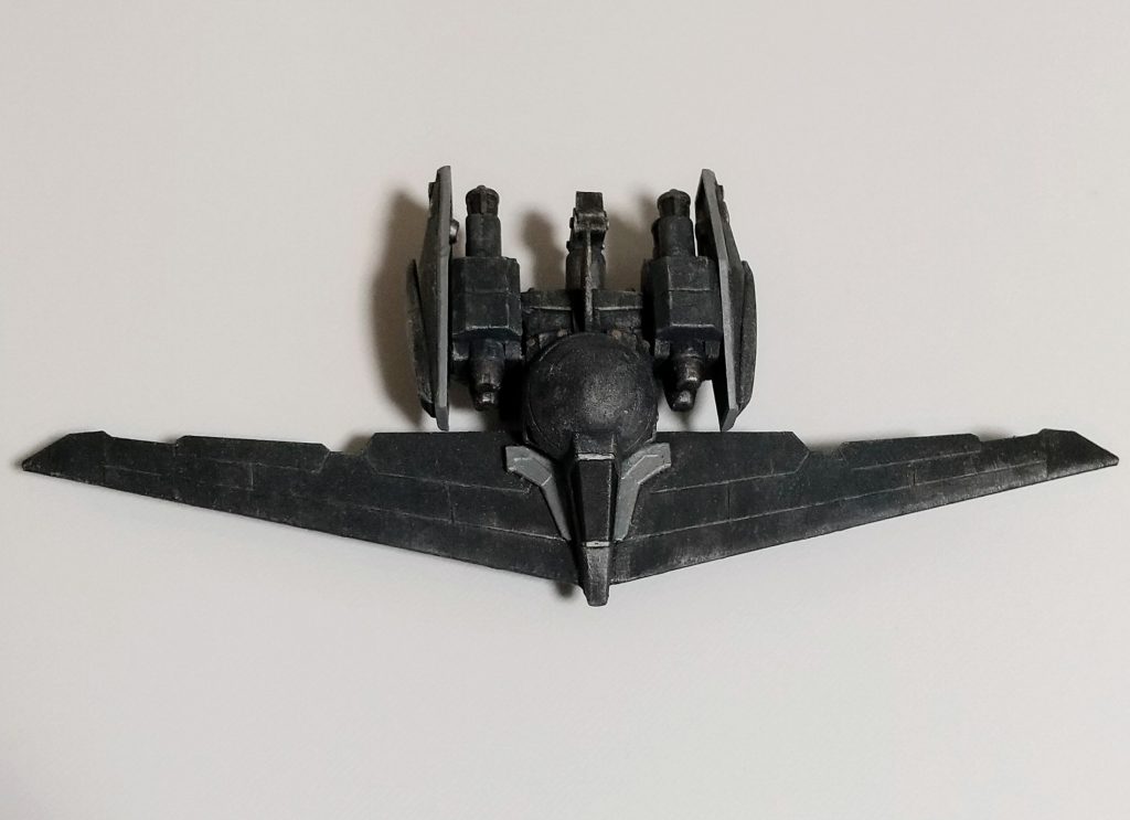 垂直離着陸が可能なFF-X7コアファイターの部品を利用して、前時代のステルス爆撃機を模して作られた機体。