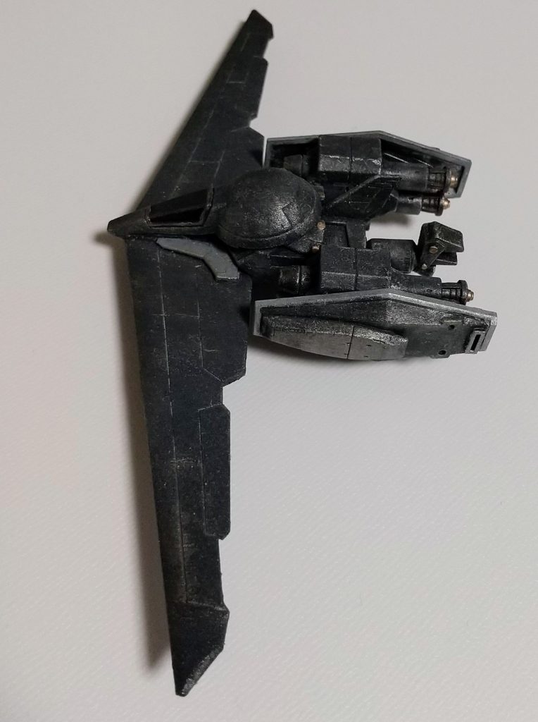 コックピットはGアーマーと同様、被弾時にビームをも防ぐとも言われたシャッターに覆われる。